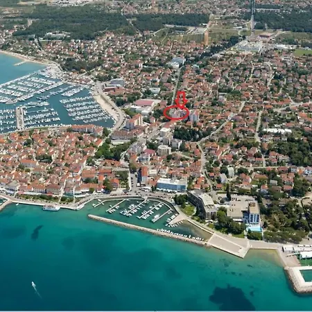 Luna In Biograd Center *
